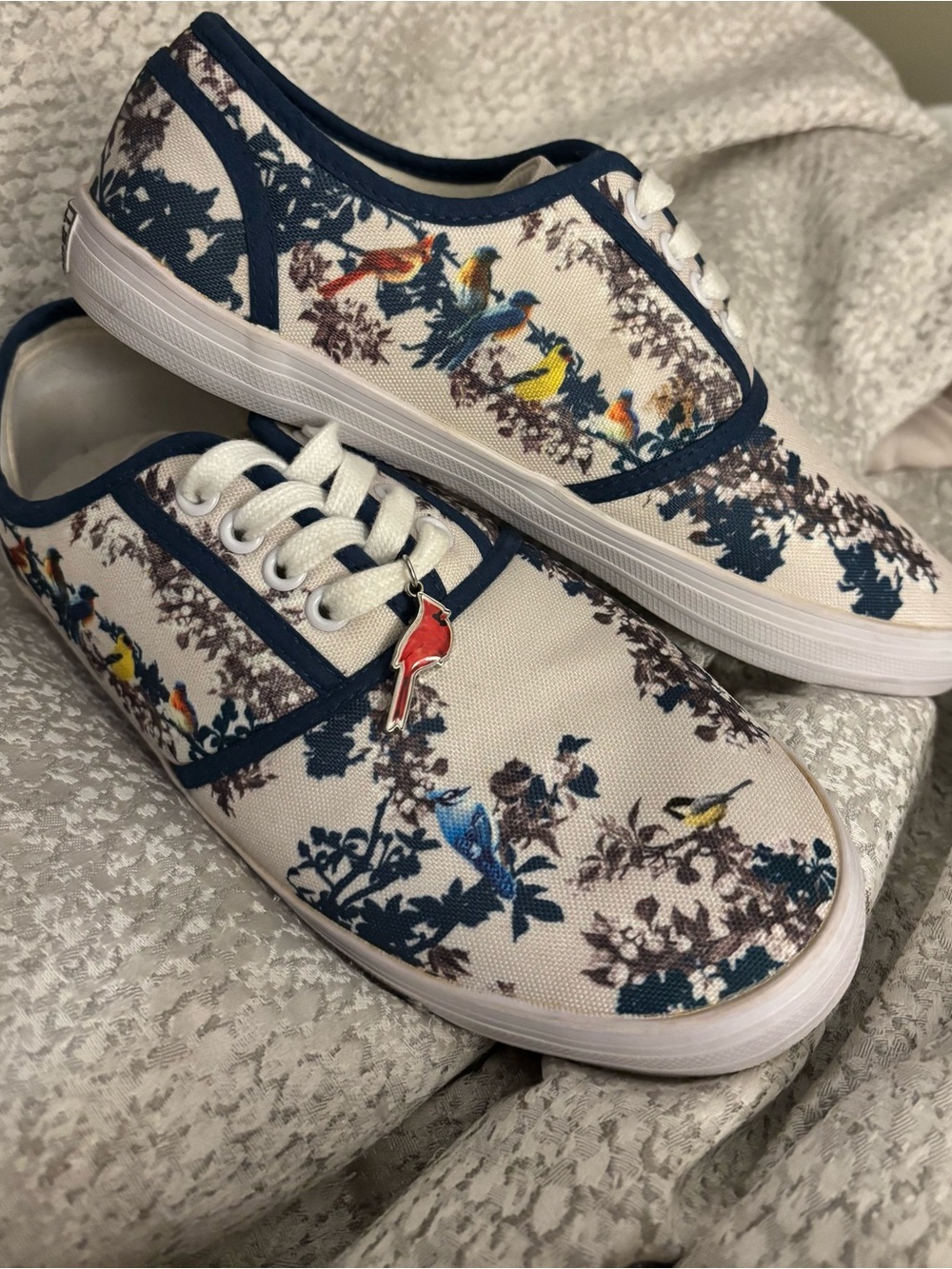 Bradford Exchange Songs of Spring Bird Sneakers Size 9 Cottagecore Grandmacore - Picture 7 of 11